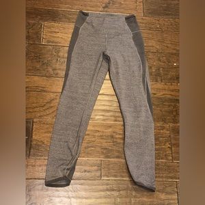 Lululemon Athletica women’s gray leggings, size 6